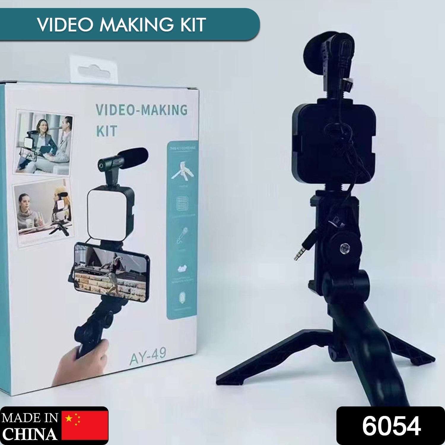 Vlogging kit by Mobiléon showing noise reduction microphone and phone holder clip for smartphone recording